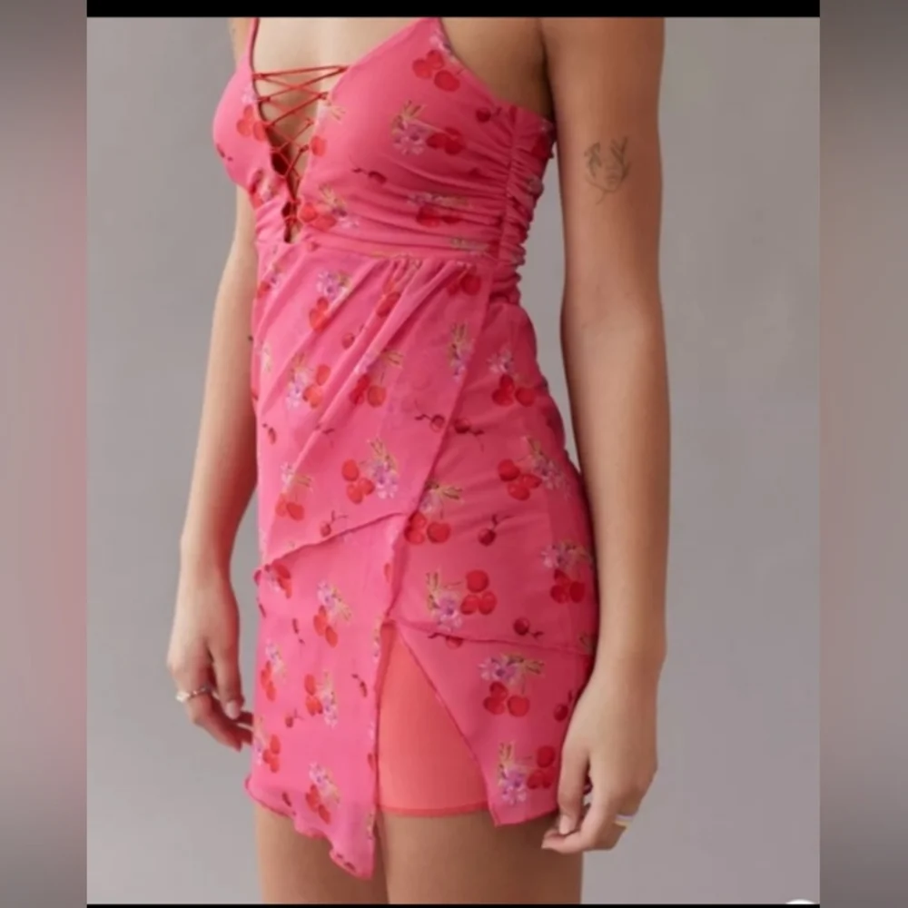 Urban Outfitters lace-up mini dress NWT Pink - Picture 2 of 3